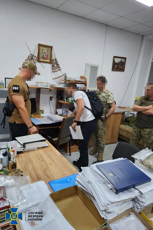 На Прикарпатті посадовці ТЦК «погоріли» на хабарях від ухилянтів (фото)