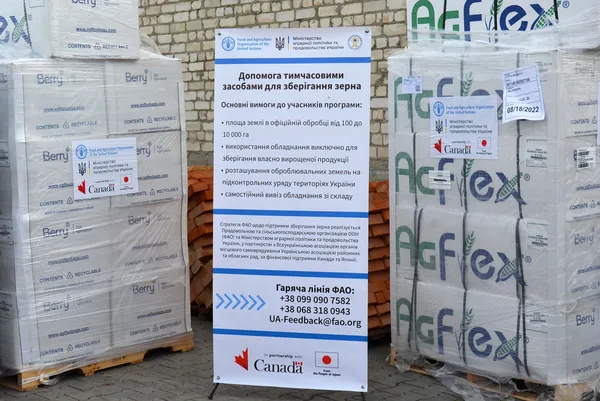 Волинським аграріям передали мобільні сховища для зберігання зерна (фото)