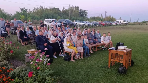 На стіні храму на Волині показали фільм про Голодомор  (фото)