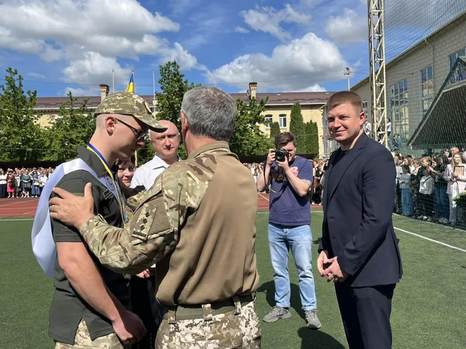 Майже 400 ліцеїстів завершили навчання у військовому ліцеї на Волині (фото)