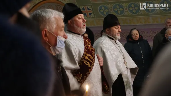 Прожив гідне життя: як Луцьк попрощався з митцем Миколою Голованем (фото, відео)
