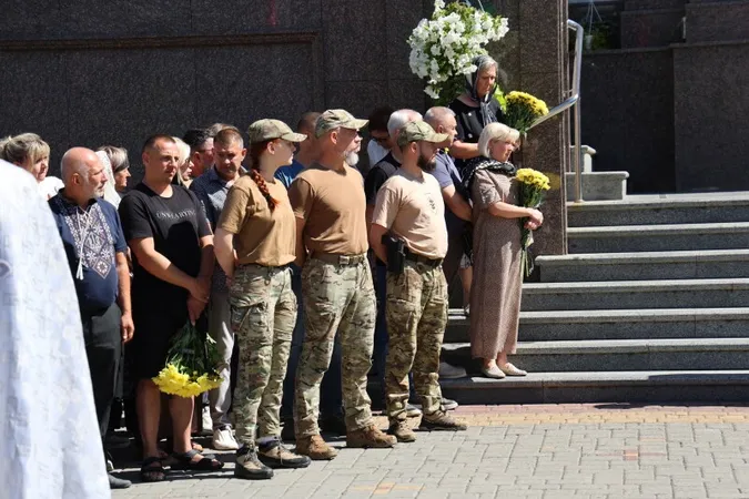 У Луцьку попрощались із Героєм Едуардом Павловським (фото)