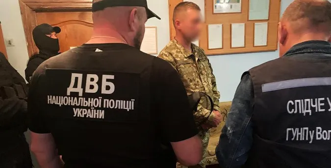 На Волині працівник військкомату за 4500 доларів «відмазував» ухилянтів (фото, відео)