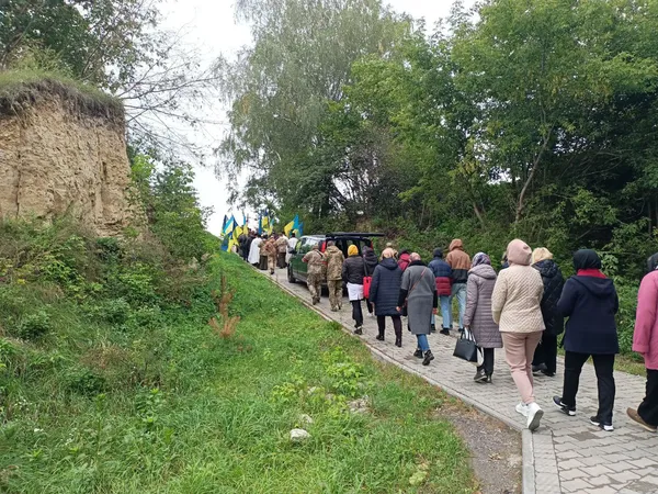 У Підгайцях в останню путь провели захисника України Артема Ротмістренка (фото)