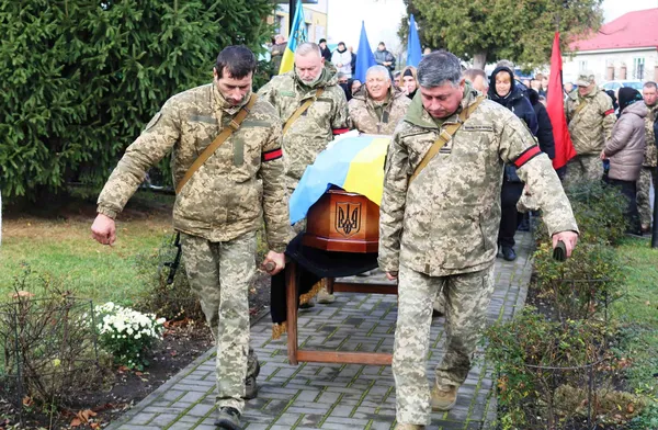 Горохівська громада попрощалася із загиблим Героєм Сергієм Гандзюком (фото)
