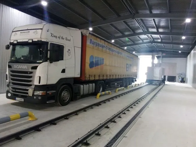 Митниця почала вводити в тестову експлуатацію перші стаціонарні сканери (фото)