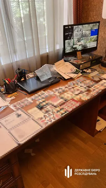 Відмивали мільйони доларів: ДБР розкрило схему виведення коштів російських бізнесменів з країни (фото, відео)