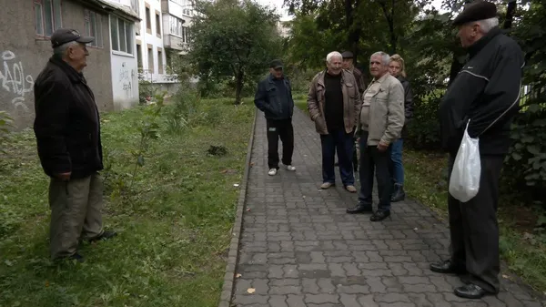 Жителі будинку знайти спільну мову з сусідкою не можуть. Та не йде на контакт