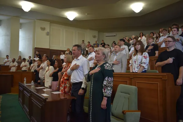 86 юних талантів Волині отримали відзнаки за інтелектуальні досягнення (фото)