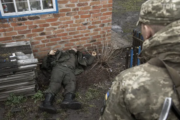 Вулиці вкриті трупами: найжахливіші кадри звірств окупантів із міст під Києвом, де була армія росії (фото18+)