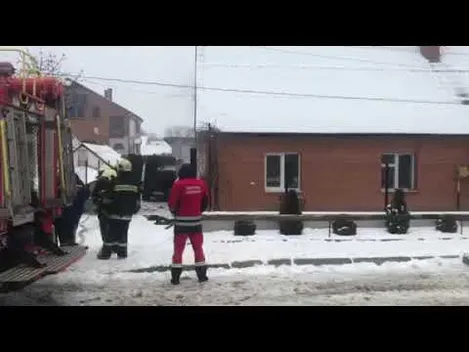У Луцьку на вулиці Гетьмана Мазепи горить автомобіль (відео)