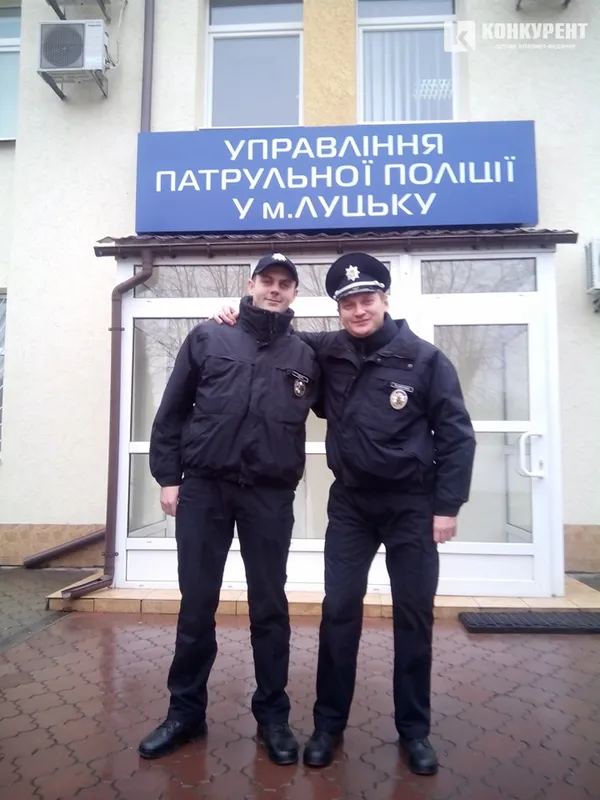 Керівник Луцької патрульної поліції влаштував фотосесію з підопічними