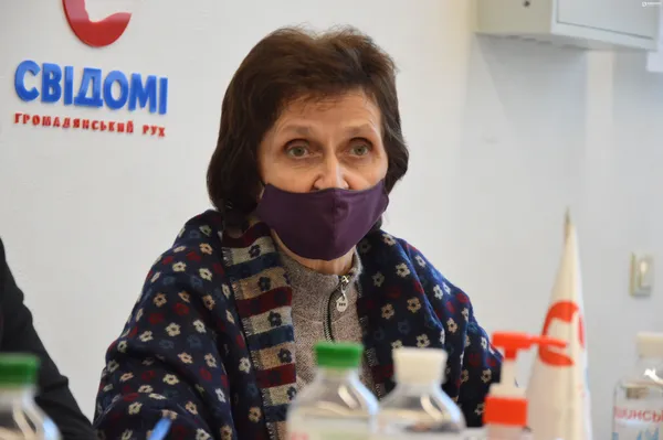 «Наші законотворці нищать українців», – у Луцьку підприємці зустрілися з податківцями (фото)