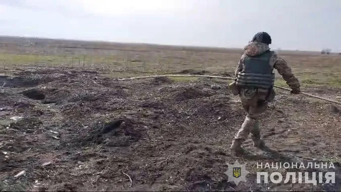 «Без права на помилку»: як поліцейські з Волині розміновують Херсонщину (фото)