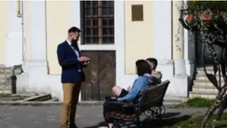 «Окей, почну все знову»: у Володимирі працює музикант з Донецька (відео)