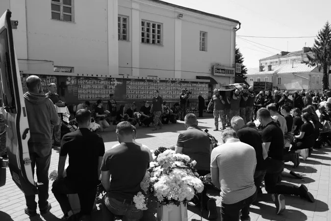 У Луцькій громаді провели в останню путь Героїв Дениса Угорова та Олега Скорупського