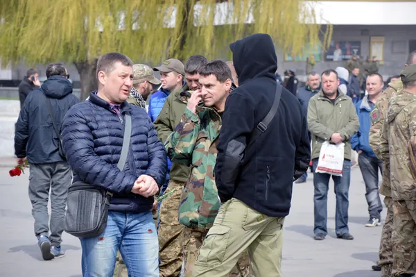 ...та багато інших обранців та громадських діячів. Серед яких і Юрій Безпятко (ліворуч)...