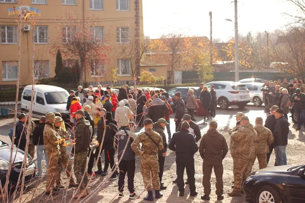 Стільки людей у цьому суді ще не було