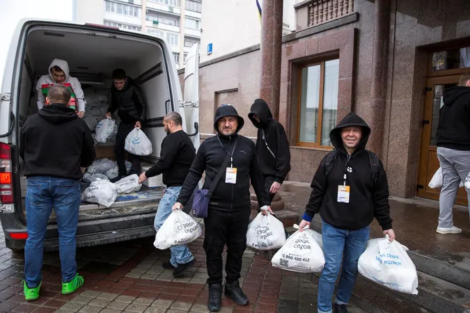 Світло, подарунки і Різдво: у Луцьку відбувся благодійний концерт для переселенців (фото)