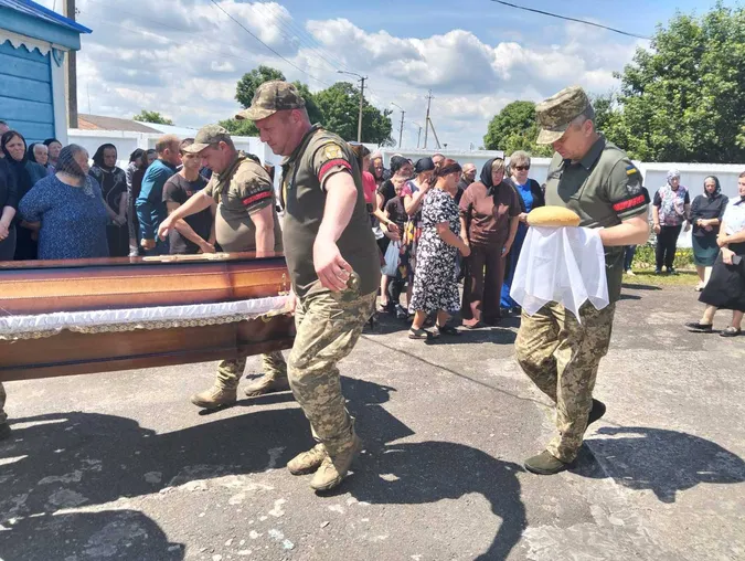 На Волині попрощалися з Героєм Миколою Максимчуком (фото)