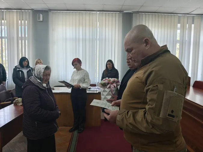 На Волині родині загиблого Святослава Симінського вручили його посмертну нагороду (фото)
