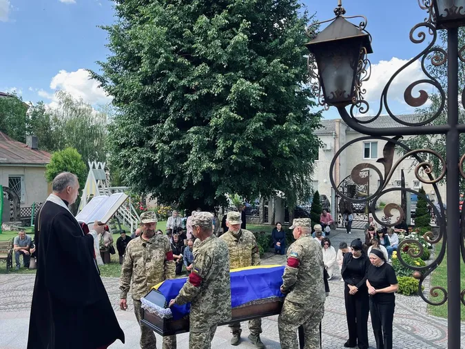 На Волині попрощалися з 45-річним Героєм Вячеславом Пашковим (фото)
