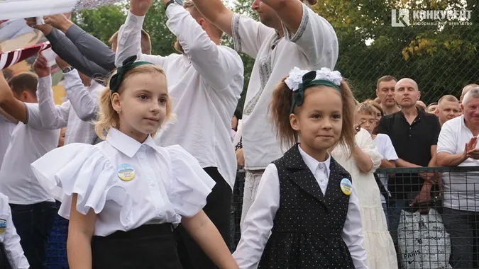 1 вересня у луцькій школі №9: як це було (фоторепортаж)