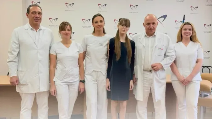 В Україні вперше успішно пересадили легені дитині: 13-річну Дану вже виписали