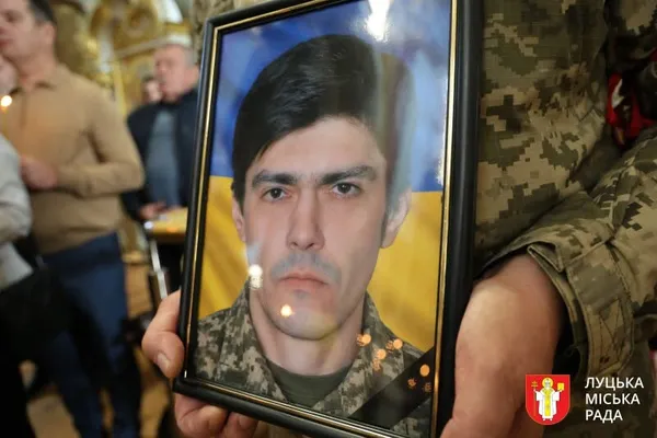 У Луцьку попрощалися з полеглими воїнами Володимиром Крачуновим та Валерієм Чайковським (фото)