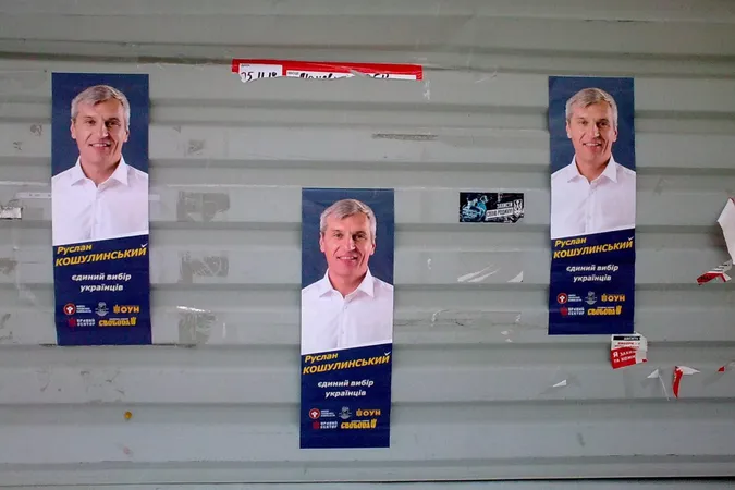 Депутати Луцькради агітують за незареєстрованого «кандидата»