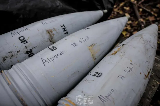 Як воїни Королівської бригади нищать ворога з трофейного «Гіацинта» (фото)