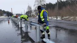 На «варшавці» біля кордону встановили нові бар'єри (фото)