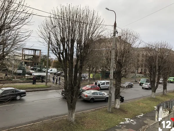 У Луцьку на Дубнівській – подвійна ДТП (фото)