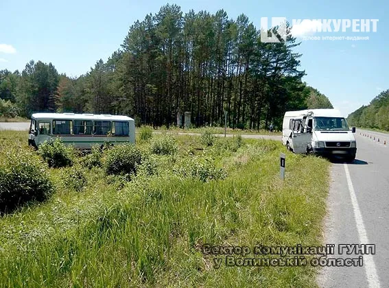 На Волині бус зіштовхнувся з автобусом. Є постраждалі
