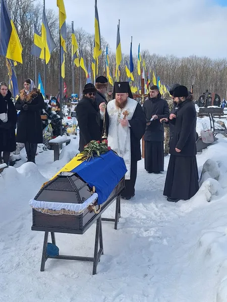 На Волині провели в останню дорогу 42-річного воїна з Волині Валерія Михальського (фото)