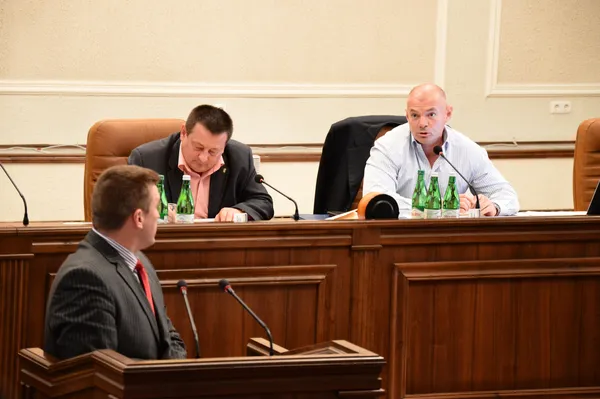 Алкоголь, неповага та ворожнеча під час сесії Волиньради (фото)