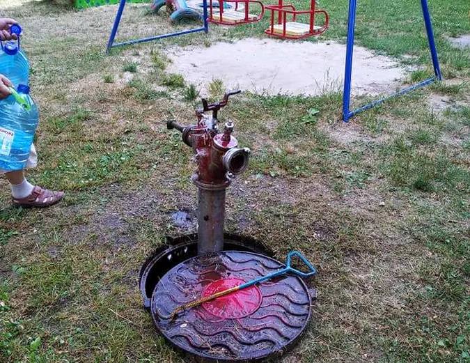 На ЛПЗ у Луцьку прорвало трубу: де можна набрати воду