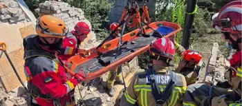 Під завалами будинку у Львові знайшли тіло загиблого чоловіка (фото)