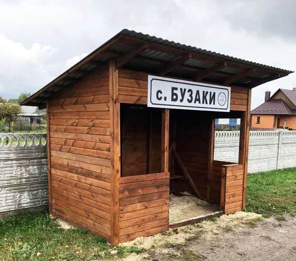 На Волині лісівники облаштували 9 дерев'яних зупинок (фото)
