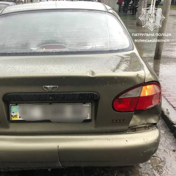 У Луцьку на перехресті зіткнулися ЗАЗ і Volkswagen (фото)