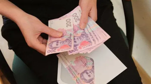 Одна преміювала чоловіка, інша – себе: на Волині оштрафували керівниць навчального центру