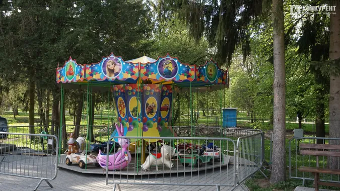 Атракціони в центральному парку Луцька: що працює і скільки коштує