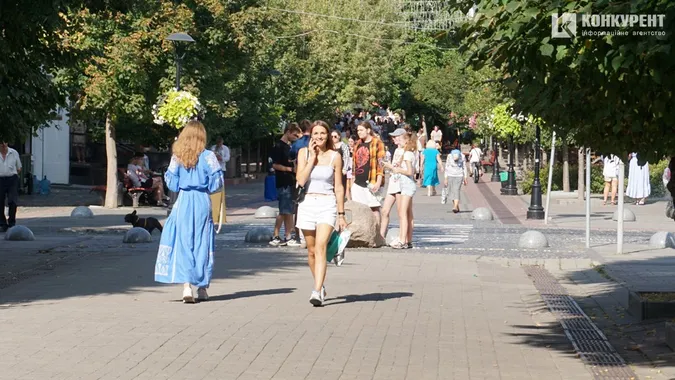 Вишиванки, сонце, діти: як Луцьк зустрів 33-ю річницю незалежності (фото)