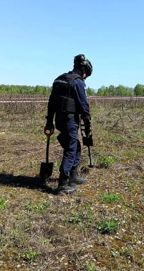 Сапери з Луцька розміновують Донеччину та Чернігівщину (фото)