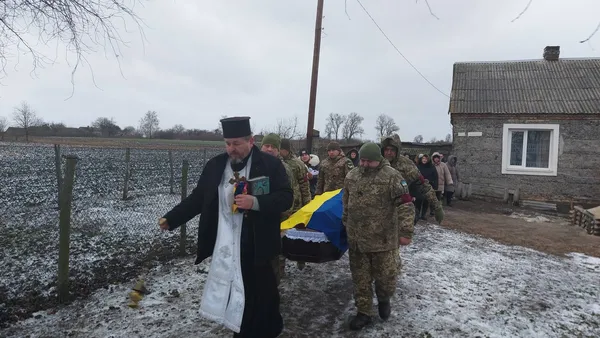 Громада на Волині попрощалася з полеглим воїном Миколою Фурманюком (фото)