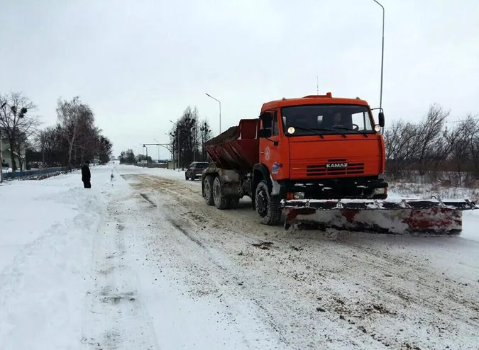 З-під снігу на Волині врятували вісім автомобілів і «швидку»