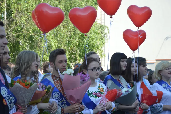 Свято Останнього дзвоника у луцькій школі № 1 (фото, відео)