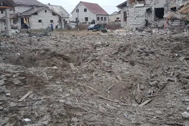 Ракетний удар по Овручу: зруйновано 30 житлових будинків (фото, відео)