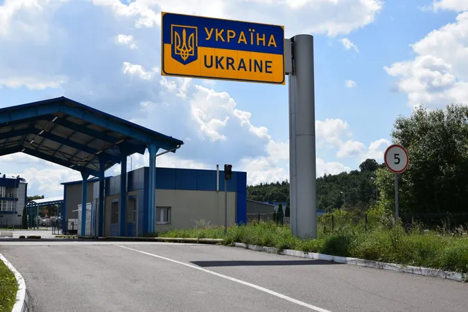 Махінації з авто – найчастіші: волинські митники розповіли, як люди «махлюють» на кордоні