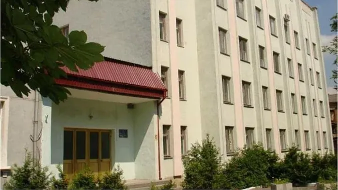 Студентів евакуювали: у Луцьку повідомили про «замінування» коледжу